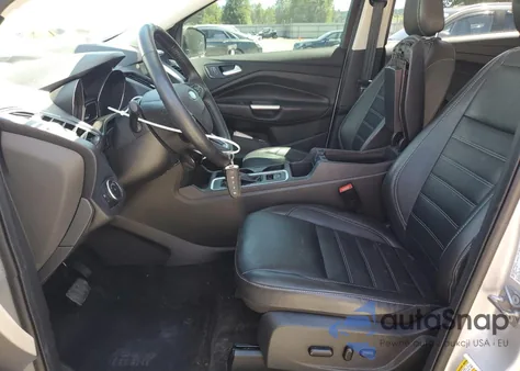 2019 Ford Escape Titanium из США, поврежденный, VIN 1FMCU0J92KUB62184